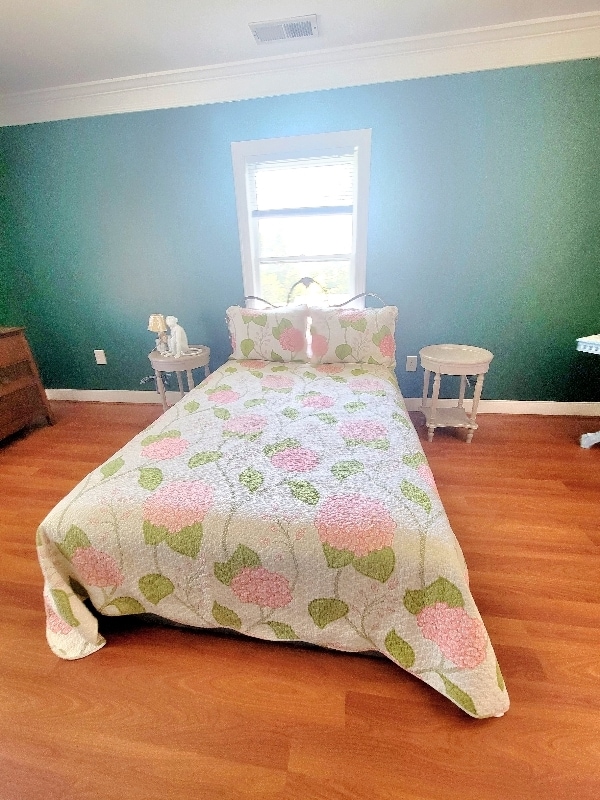 Building Photo - 614 Norwood St