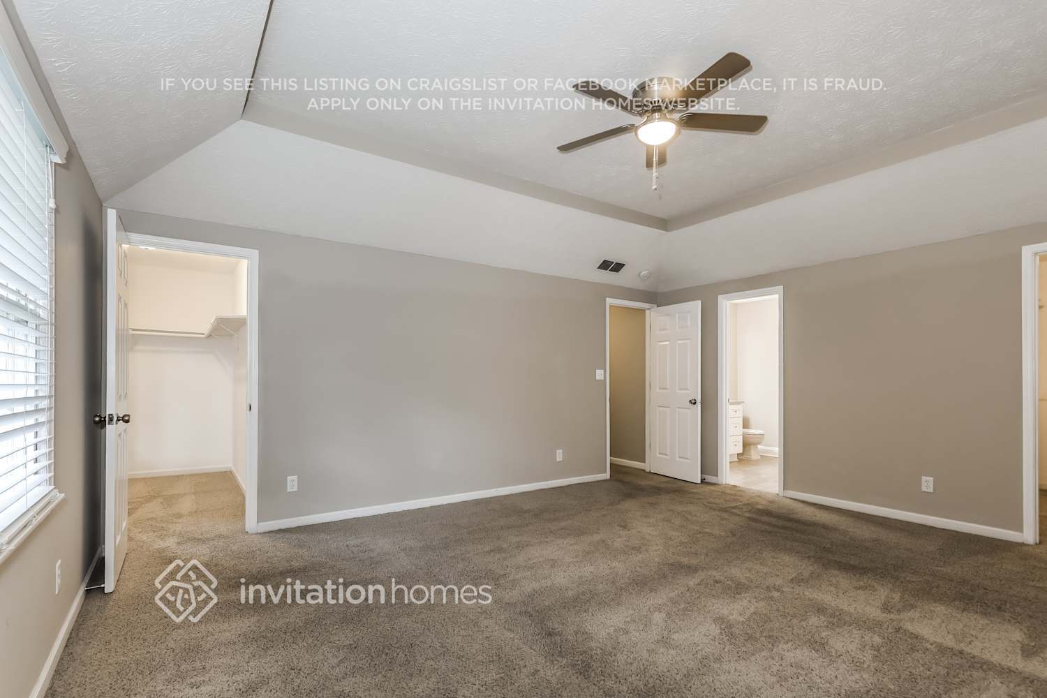 Building Photo - 2498 Quentin Dr