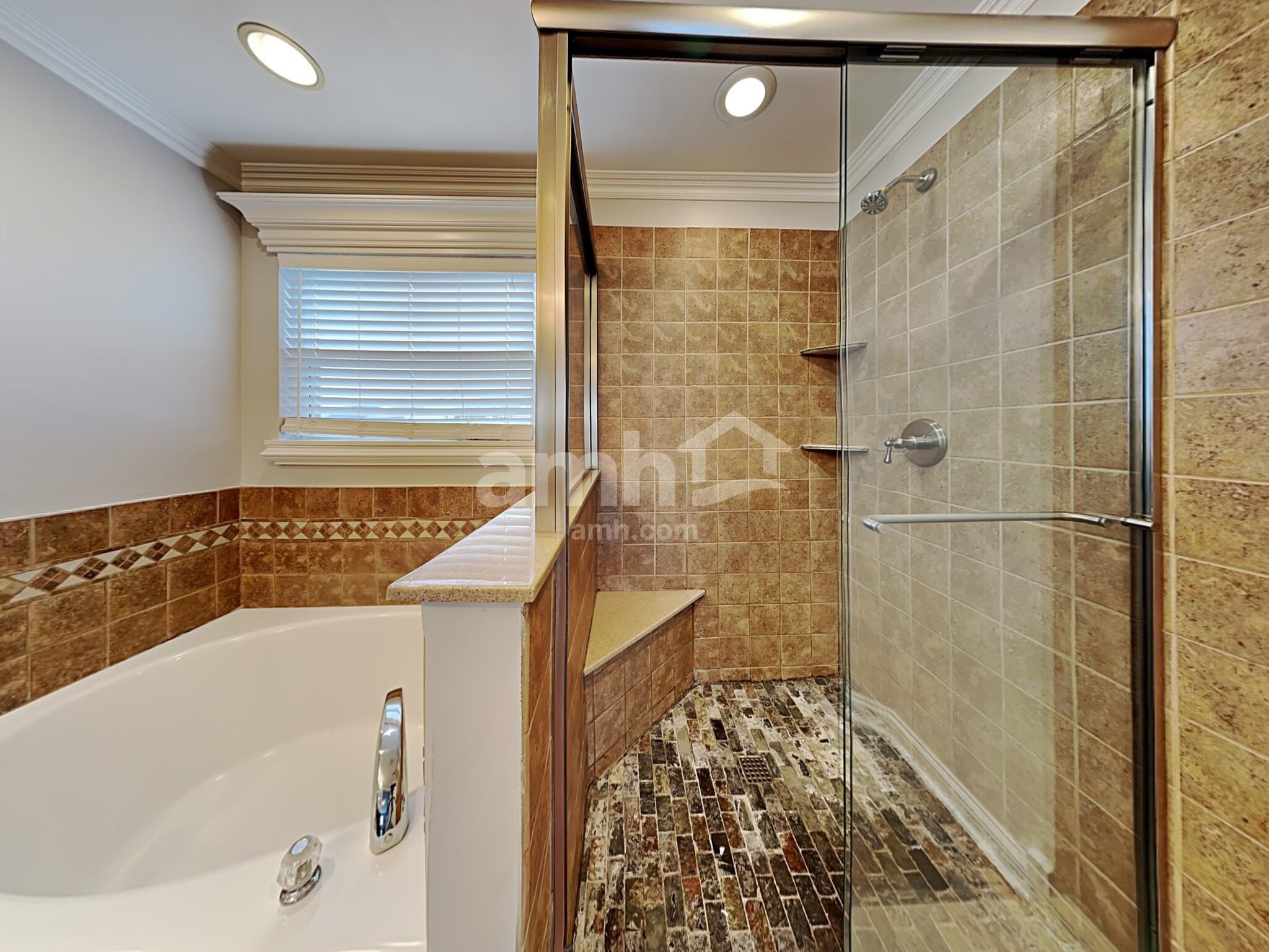 Building Photo - 2087 Kate Dr