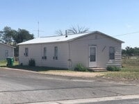 Building Photo - Remodeled  2 bedroom 1 bath