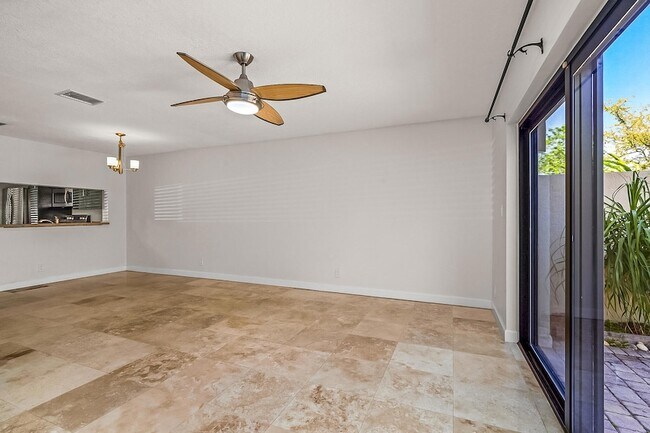 Building Photo - 2700 S Oakland Forest Dr