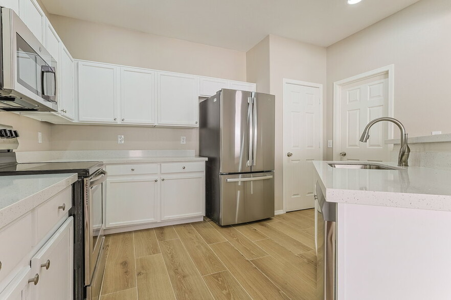 Building Photo - 2741 N Kenton