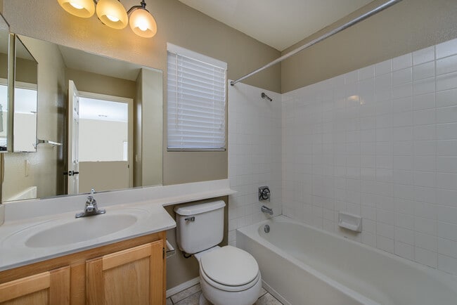 Building Photo - Stunning Gated Community in Summerlin!