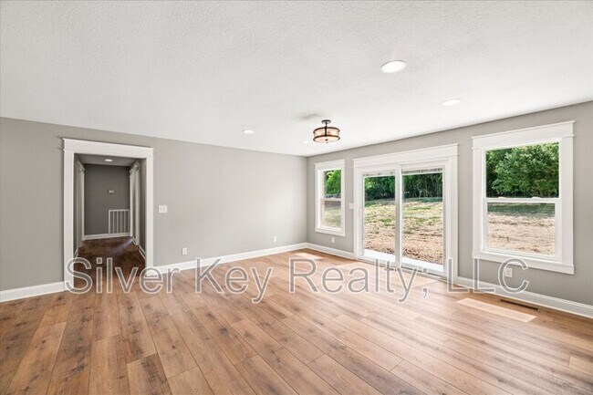 Building Photo - 144 Co Rd 575