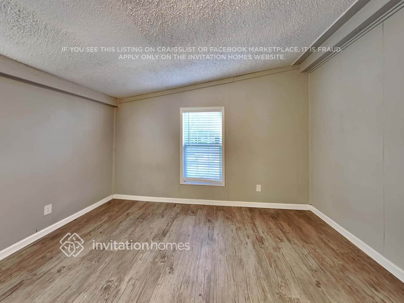 Building Photo - 905 E Crockett St