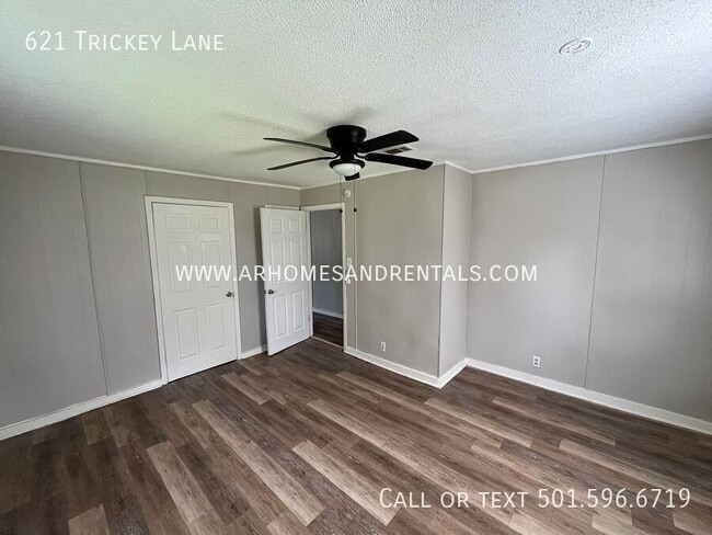 Building Photo - 621 W Trickey Ln