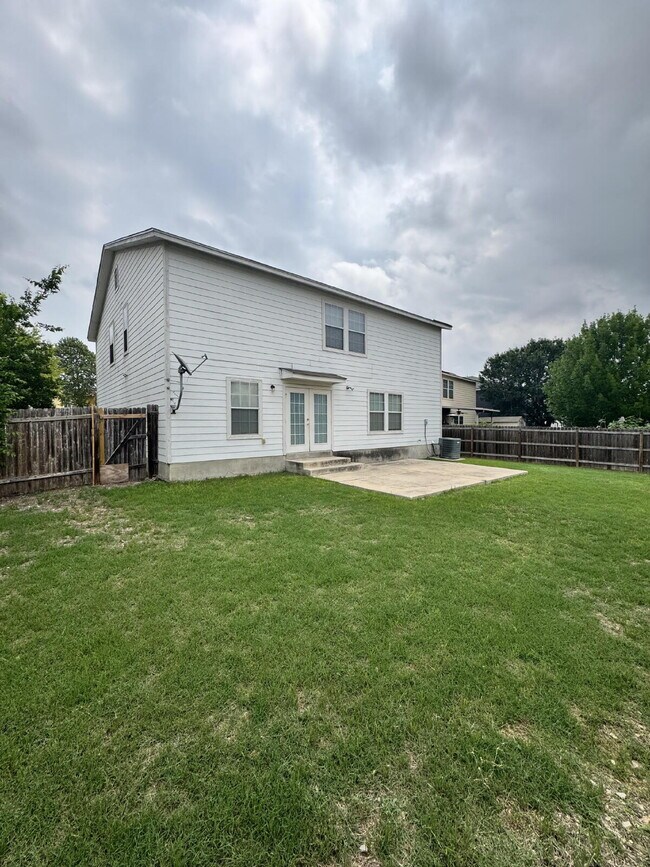 Building Photo - Beautiful home located in the desirable Ga...