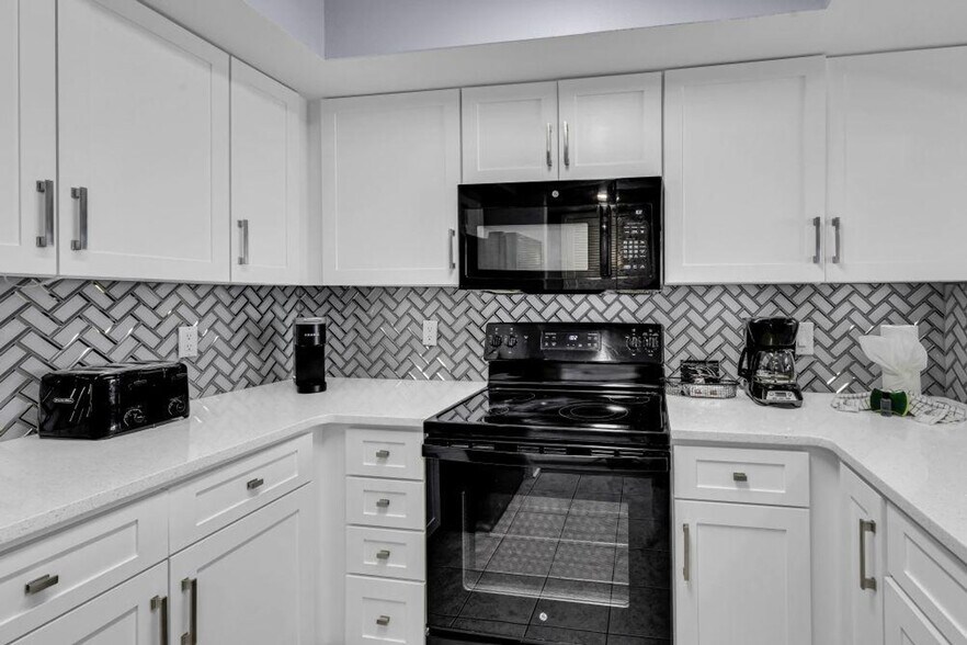 Building Photo - 2506 N Ocean Blvd