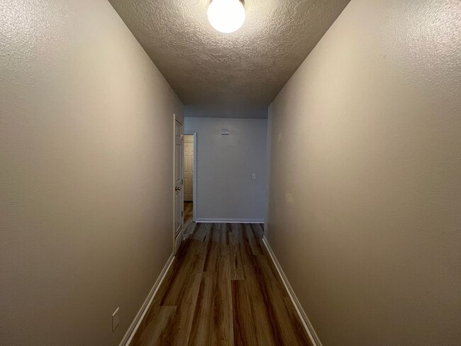 Building Photo - 3 bedroom, 2 bath in Cedar Willows