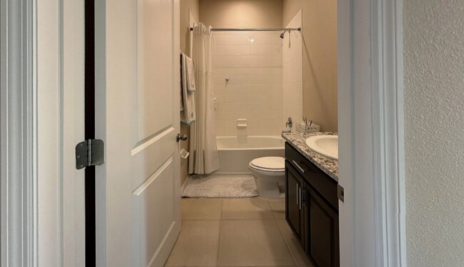 Building Photo - 13781 Wineberry Dr