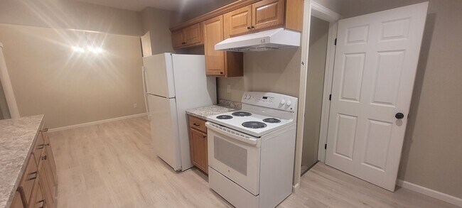Building Photo - 403 28th Ave Ct