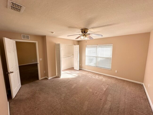 Building Photo - 23 Eton Ln