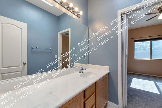 Building Photo - 568 E Painted Pueblo Dr