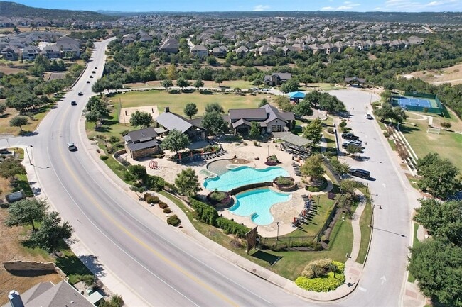 Building Photo - 6313 Empresa Dr