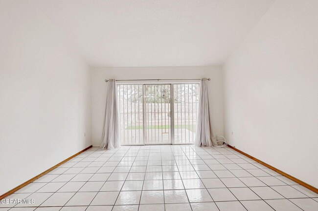 Building Photo - 10914 Pelhem Rd