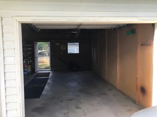 Building Photo - Spacious 3 bedroom, 2 bathroom home in Lander