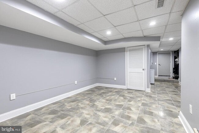 Building Photo - 422 Folcroft St