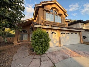 Building Photo - 2 Chickadee Ln