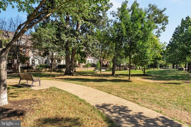 Building Photo - 1021 N Garfield St