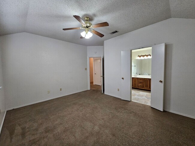 Building Photo - 5101 Glennwood Dr