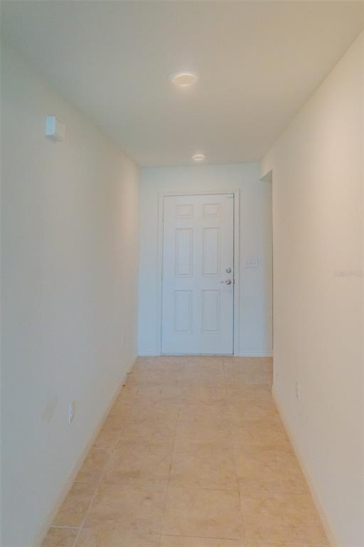 Building Photo - 275 Lake Lucerne Way