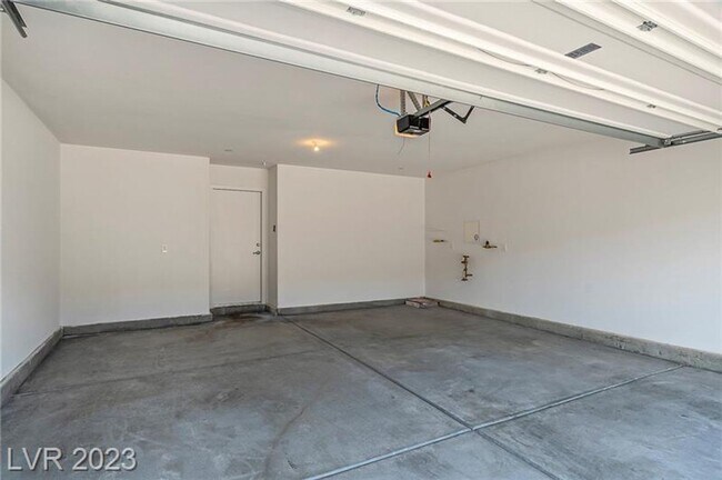 Building Photo - Charming Retreat in 89011