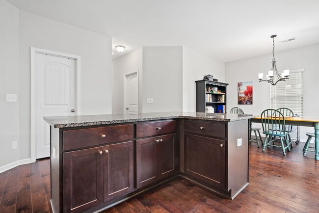 Building Photo - House in Opelika Available October 2025!