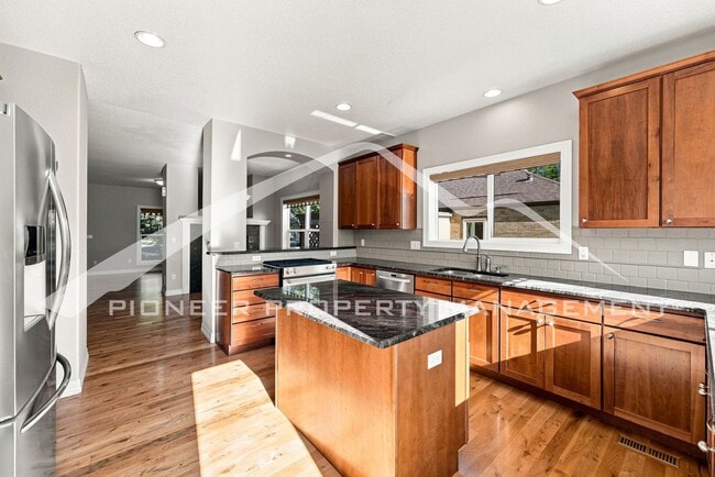 Building Photo - 4570 Meade St