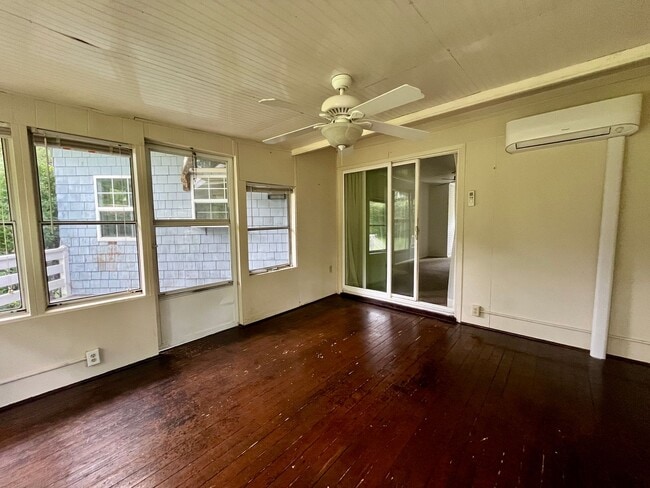 Building Photo - 1619 Midgett Dr
