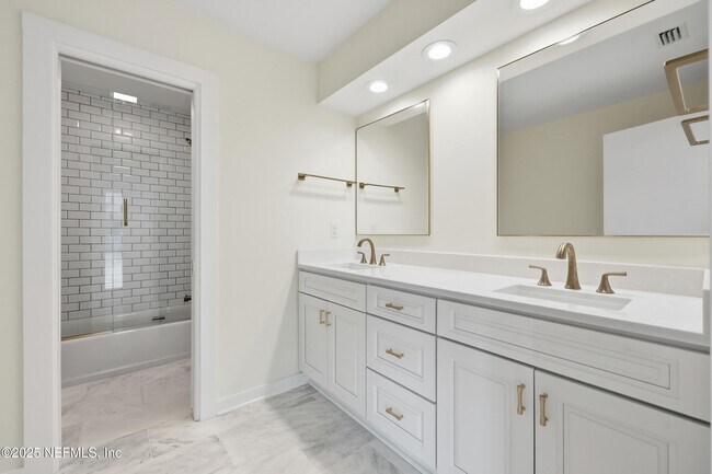 Building Photo - 330 San Juan Dr