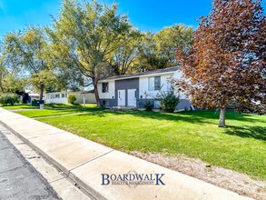 Building Photo - 661/663 N 980 W