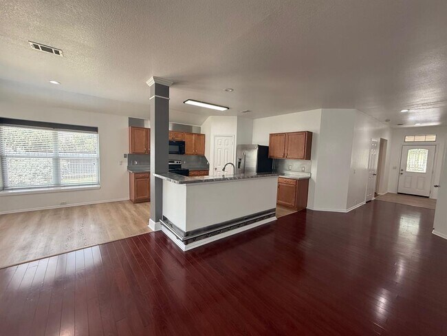 Building Photo - 155 Hoot Owl Ln S
