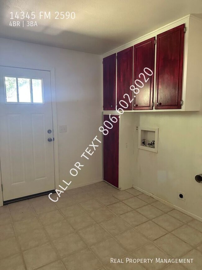 Building Photo - Amazing home south of Amarillo with worksh...
