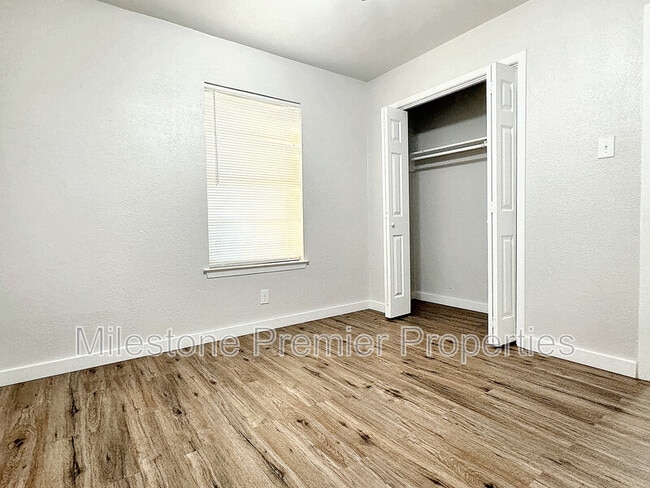 Building Photo - 218 Kansas St