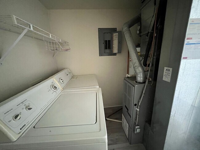 Building Photo - Great Townhome in North Fort Collins