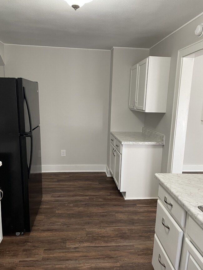 Building Photo - 1203 Madison St