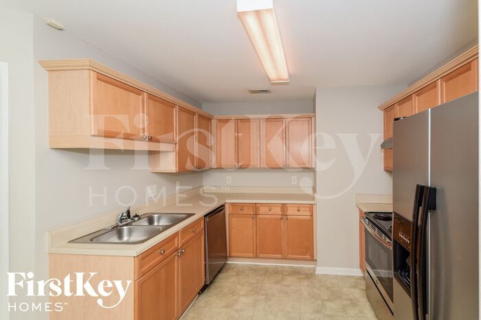 Building Photo - 4005 Cambridge Dr