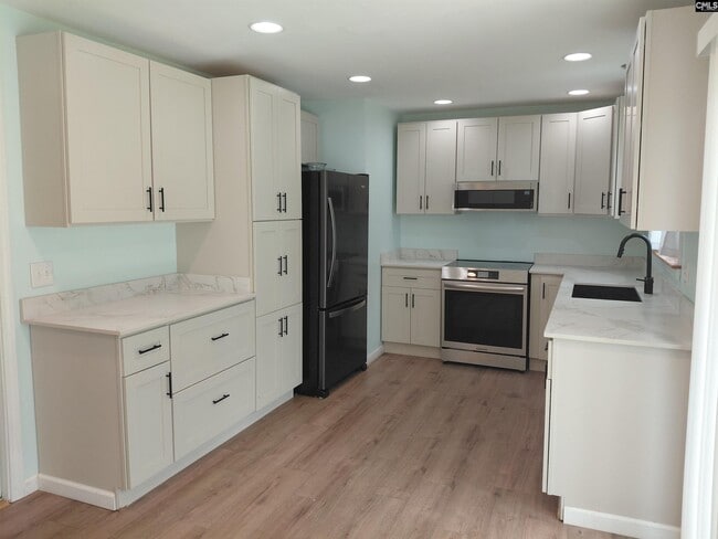Building Photo - 224 Hickory Ridge Dr