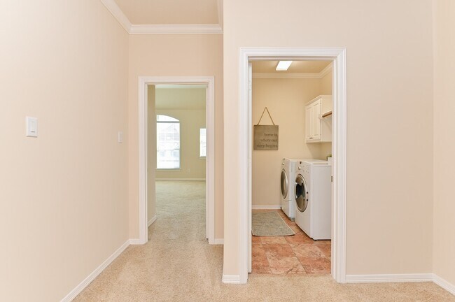 Building Photo - 1126 Sopris Dr