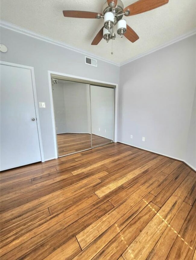 Building Photo - 921 Marine Dr