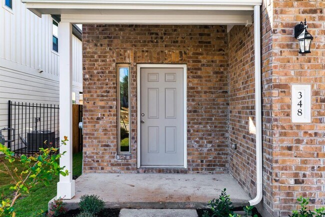 Building Photo - 348 Rend Dr