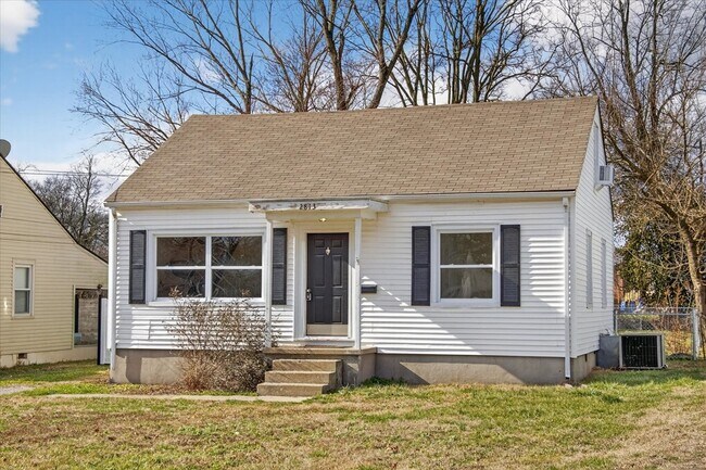 Building Photo - 2813 Faircourt St
