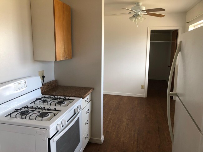 Building Photo - 5731 Middlesboro Ave