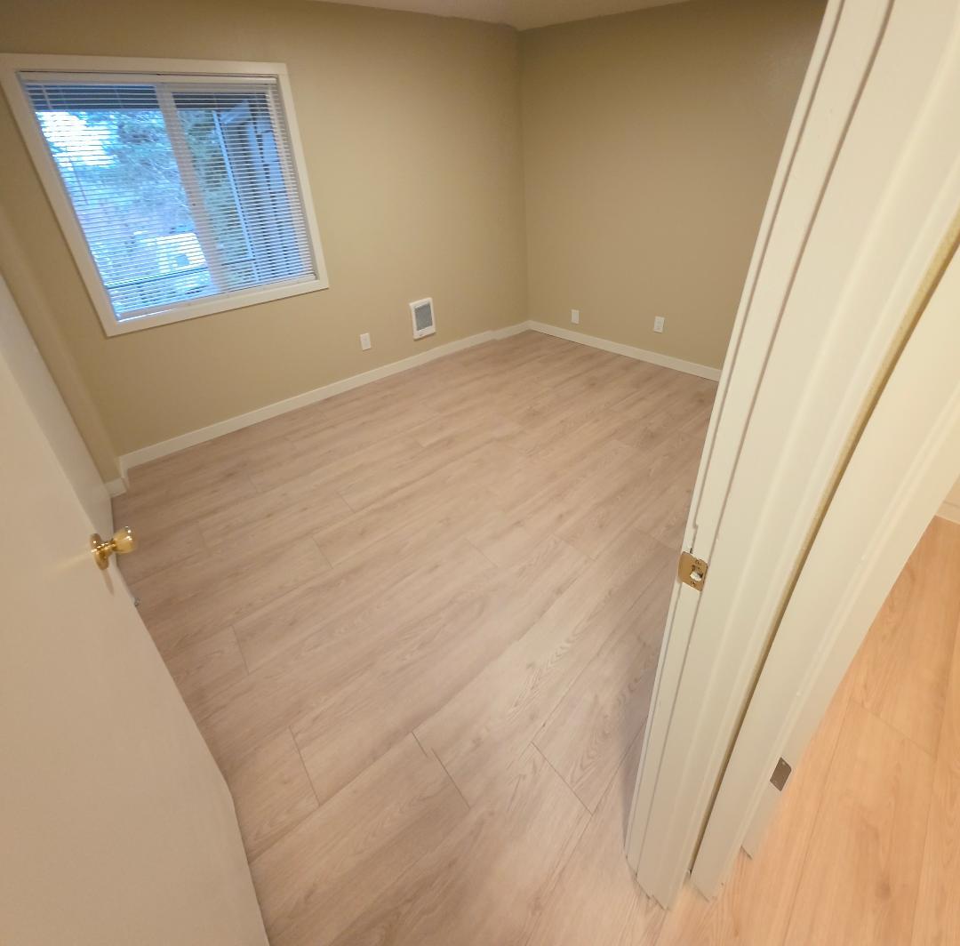 Building Photo - 5055 SW Menlo Dr