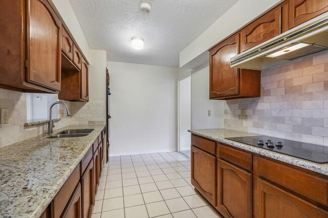 Building Photo - 5039 Tain Dr