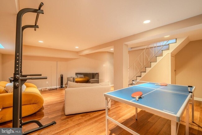 Building Photo - 128 Henley Rd