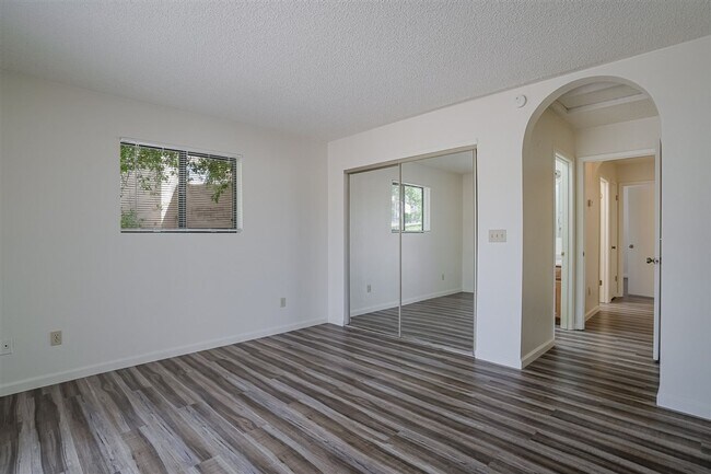 Building Photo - 1298 Tapadero Dr