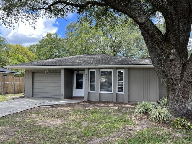 Primary Photo - **Affordable Rental home in Silver Springs...