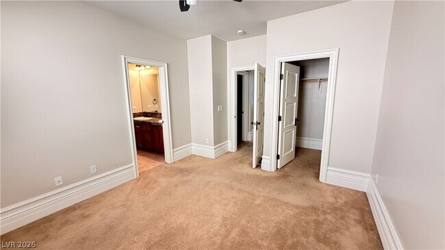 Building Photo - 496 Via Palermo Dr