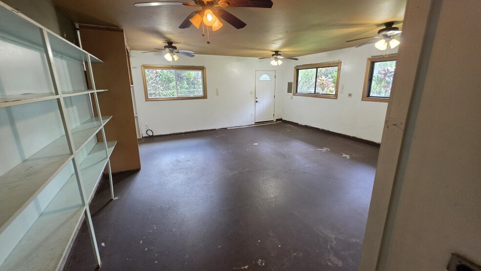 Building Photo - 15-3011-3011 Mako Way